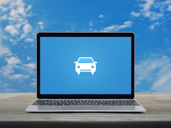 Jak bezpiecznie kupić samochód w Internecie