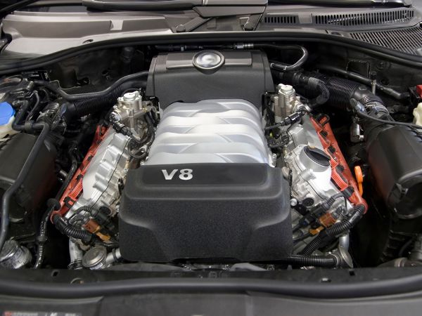 Krótka historia silnika V8